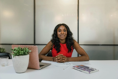 L’auteure heureuse illustre le ressenti de nos clients.